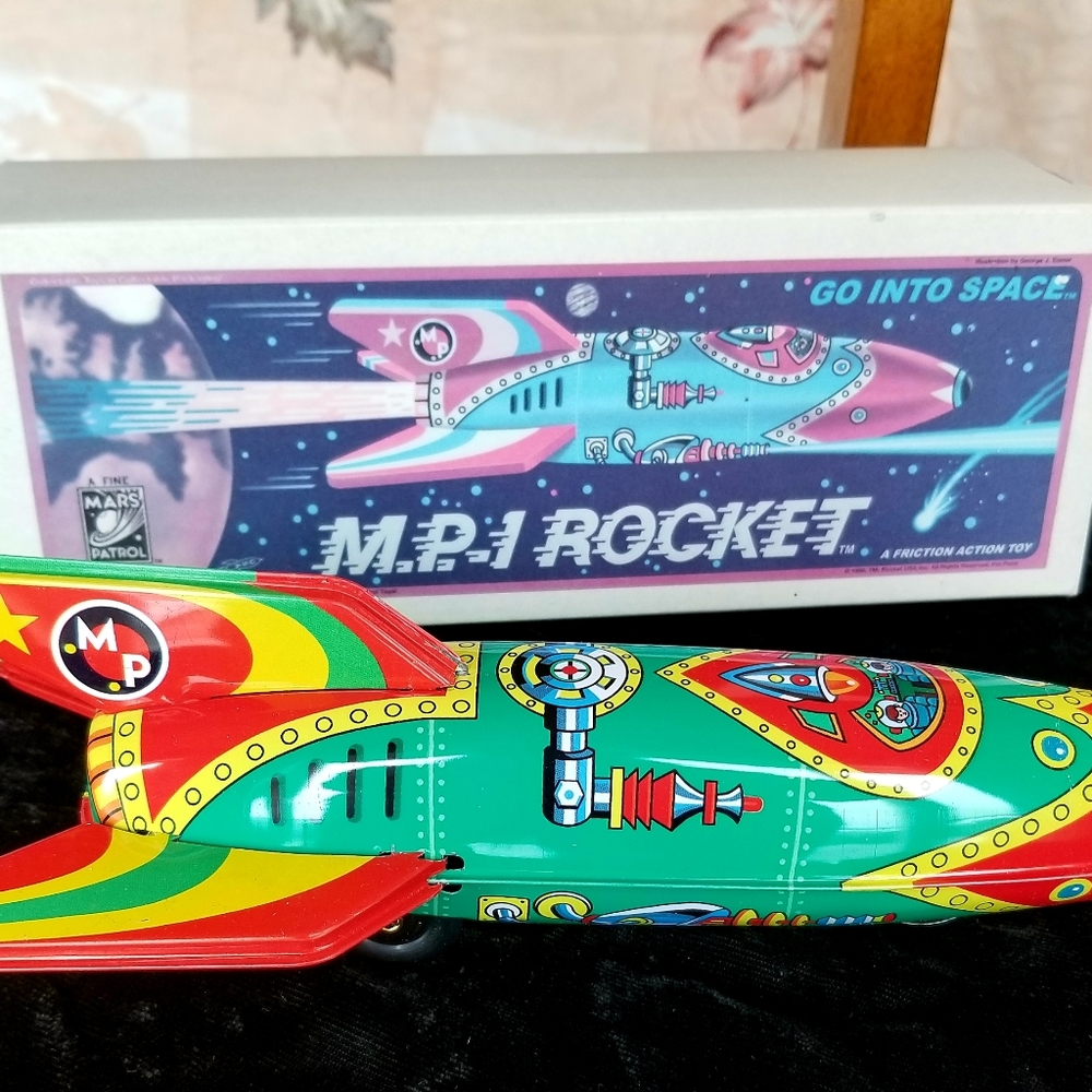 Rocket tin toy vintage